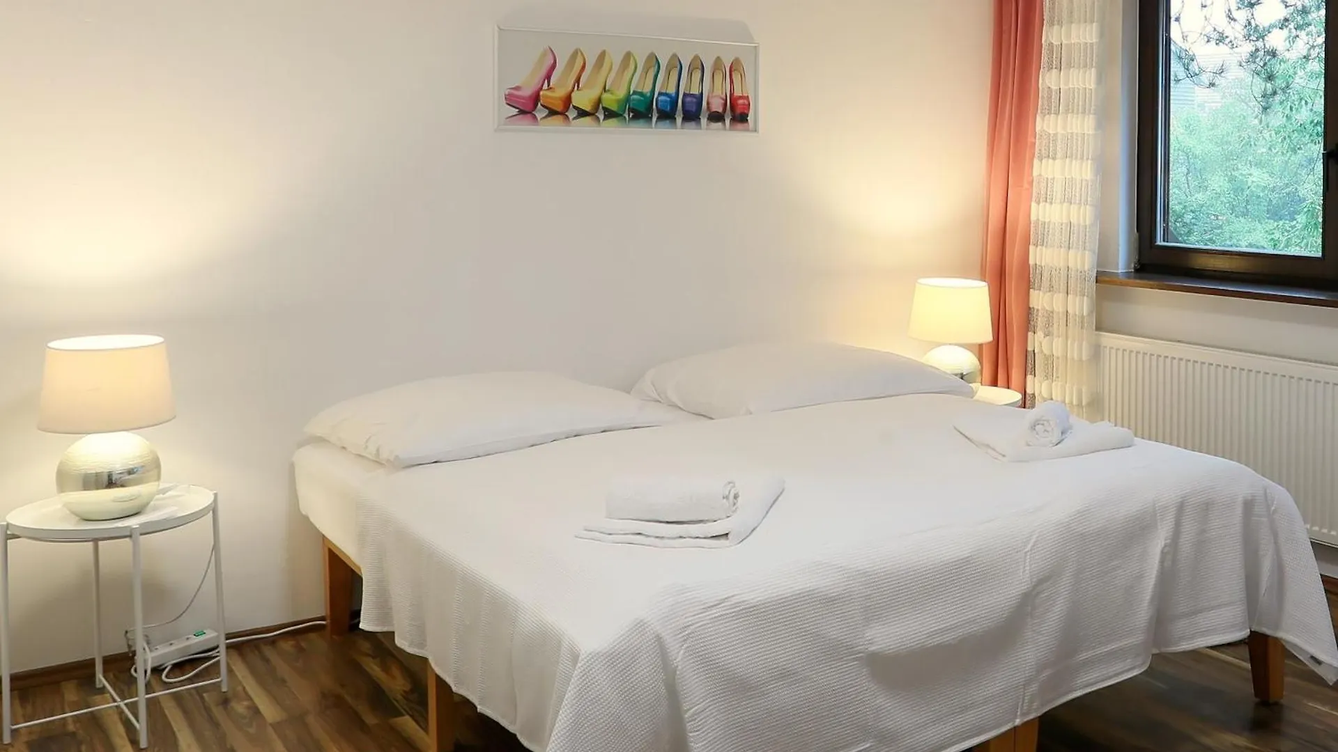 Апартаменты 10 Min Subway U-Bahn To Marienplatz 130 M2 - 4Br - 2Bath Мюнхен